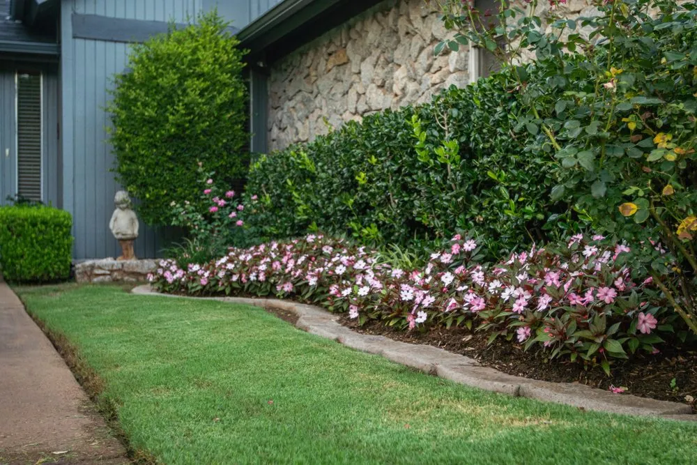 Custom lawn mowing service in Edmond, OK - Homestead Landscape & Construction