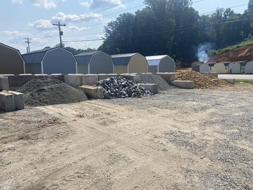 Custom lawn care service in Bassett, VA by Homestead Mulch & More