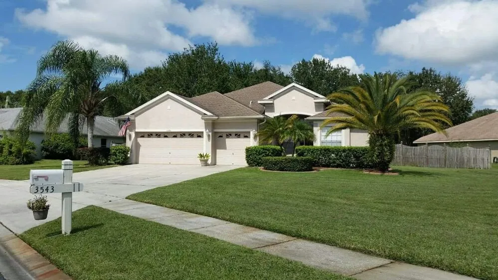 Trusted lawn care service for residential properties across Wesley Chapel, FL - HomeTeam Lawn & Landscape