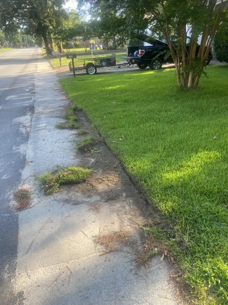 Custom lawn care service experts serving Columbia, SC - Hometown Landscapes