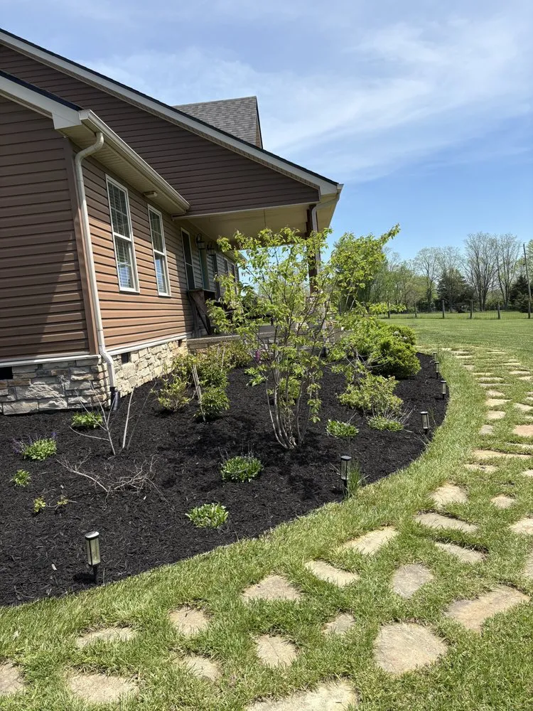 Top-rated yard cleanup service for homes across Lexington-Fayette, KY - Hometown landscaping