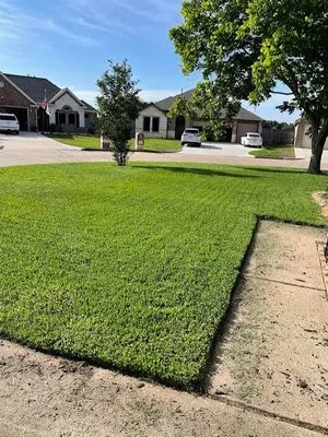 Hometown Landscaping Logo