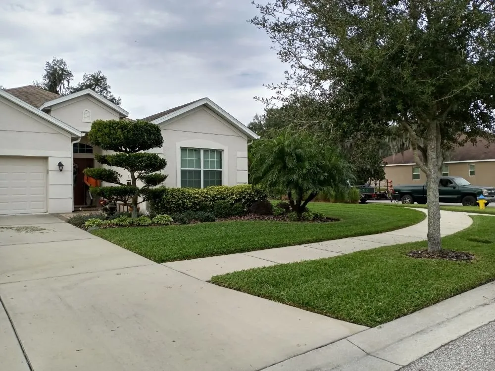 Local lawn mowing service in Plant City, FL - Hometown Lawn & Tree