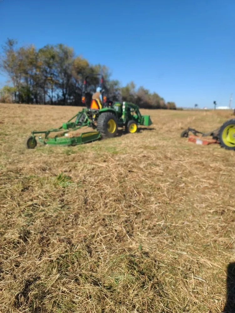Trusted lawn mowing service experts serving Hannibal, MO - Hometown Lawn Care