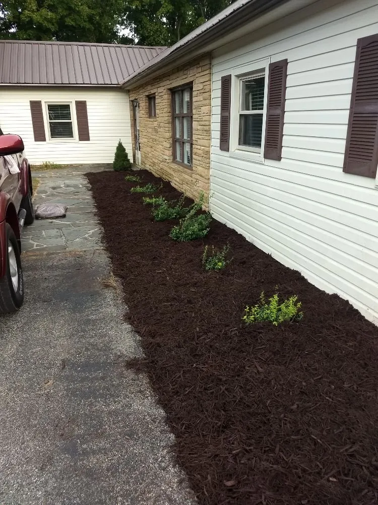 Expert garden landscaping in Roanoke, VA - Hometown Lawn Care