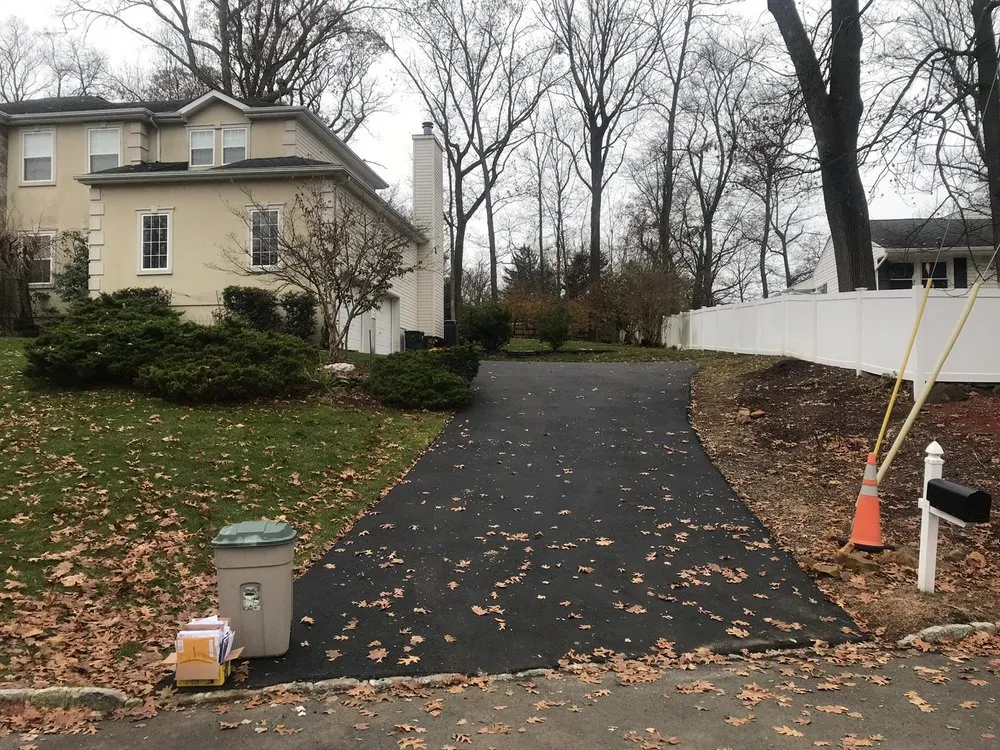 Top-rated yard maintenance with custom design in Aspen Hill, MD by Hometown Paving & Masonry