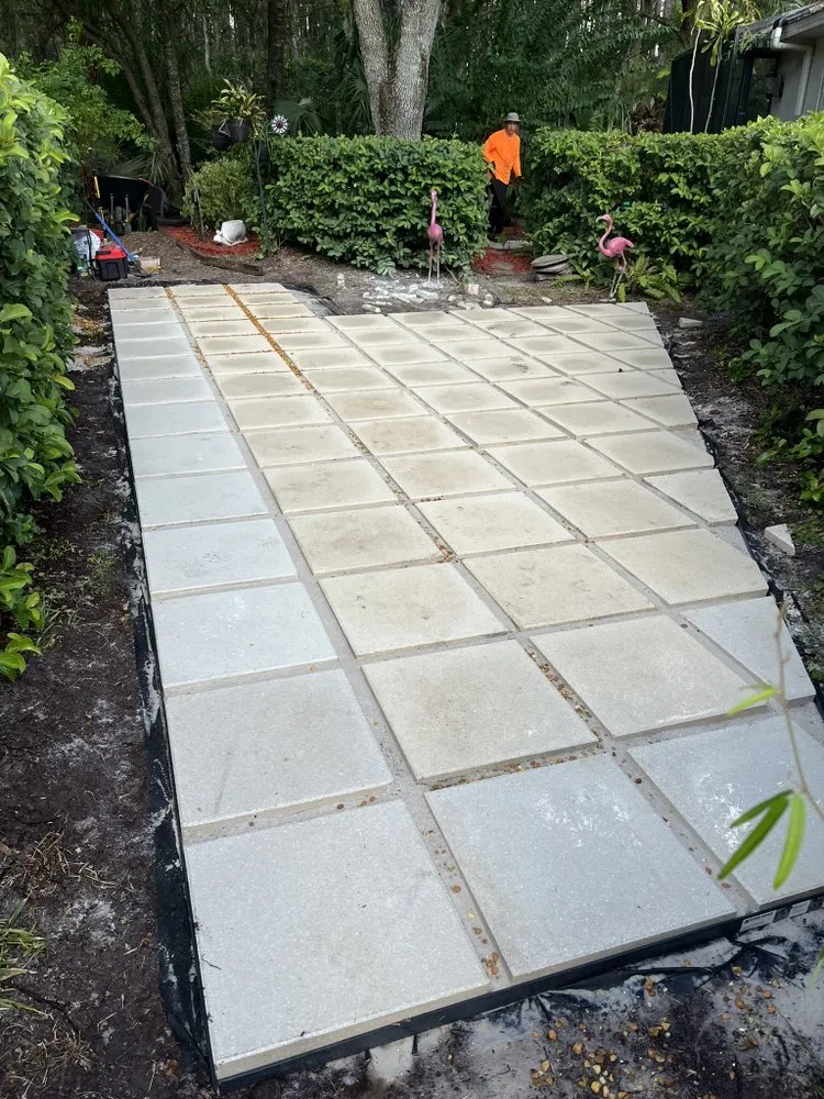 Expert garden landscaping in Orlando, FL by Hometown Professional Services