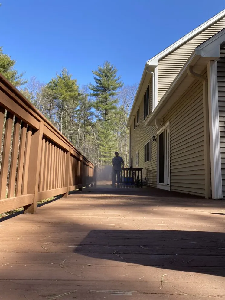 Professional yard cleanup service for beautiful yards across Fitchburg, MA - Hometown Pros