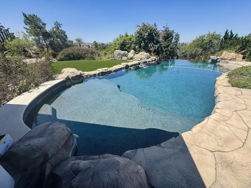 Top-rated lawn mowing service in Los Angeles, CA - Hometown Remodeling