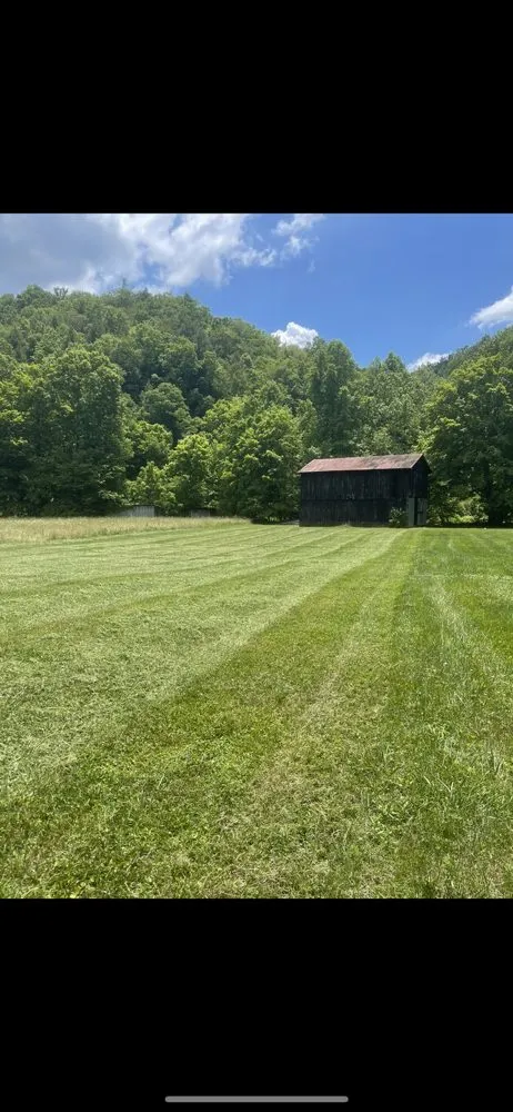 Professional yard maintenance in Richmond, KY - Hometown Turf