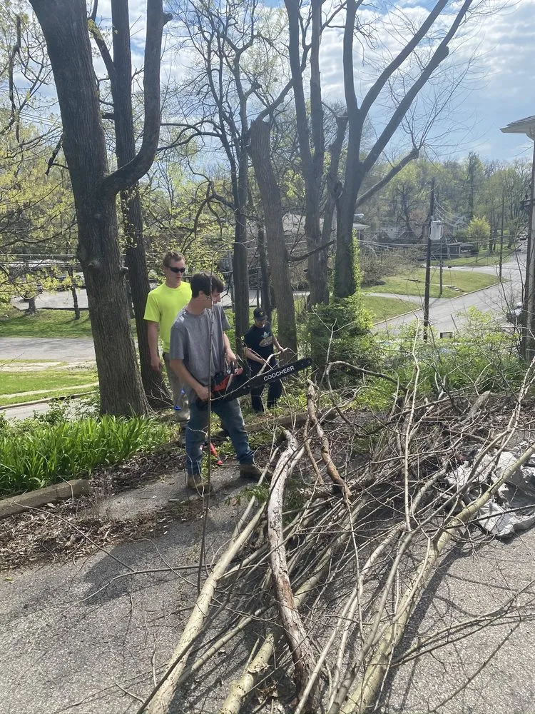 Custom yard maintenance near you in Mount Washington, KY by Homeworx