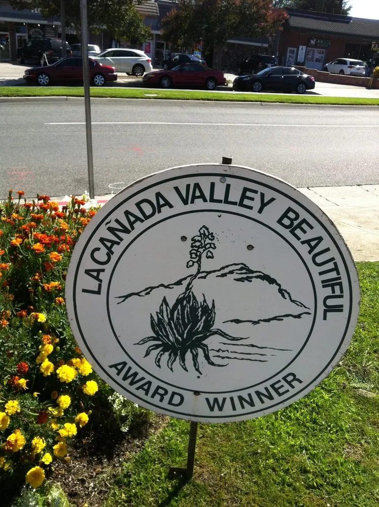 Professional garden landscaping in Liberty Hill, TX by Honest Landscaping