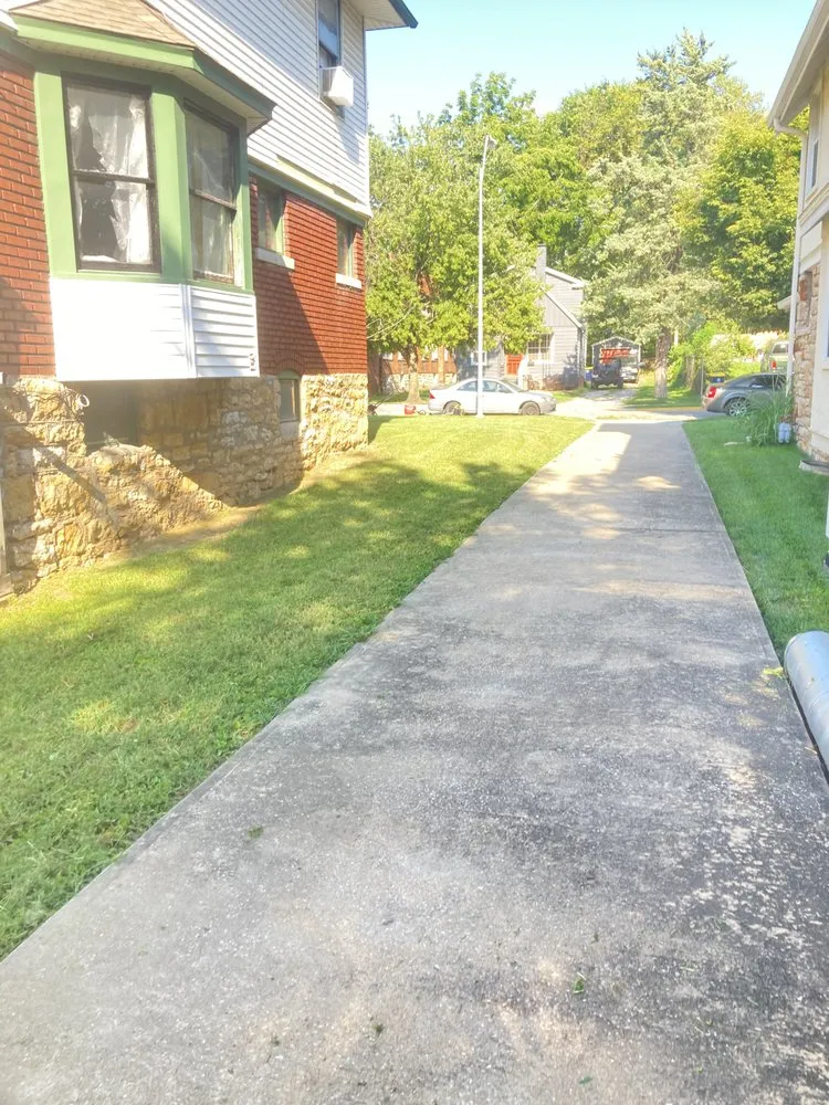 Professional yard cleanup service in Kansas City, MO - Honest Timmys Lawn Care & Handyman Services