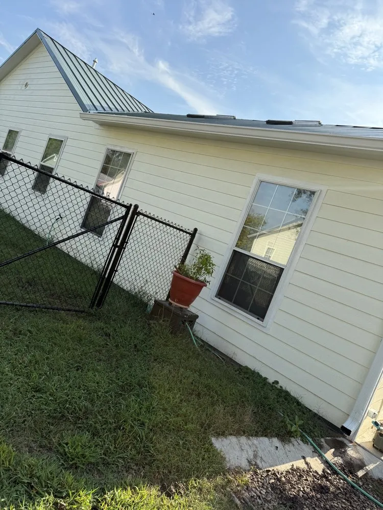 Professional landscape design for year-round maintenance in Vivian, LA by Honey Doos