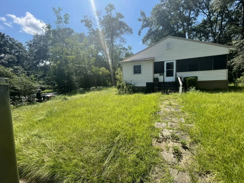 Local outdoor landscaping in Tallahassee, FL - Honeydew Solutions