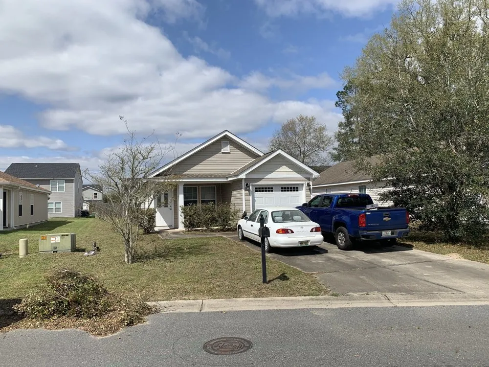 Trusted lawn mowing service in Tallahassee, FL by Honeydew Solutions