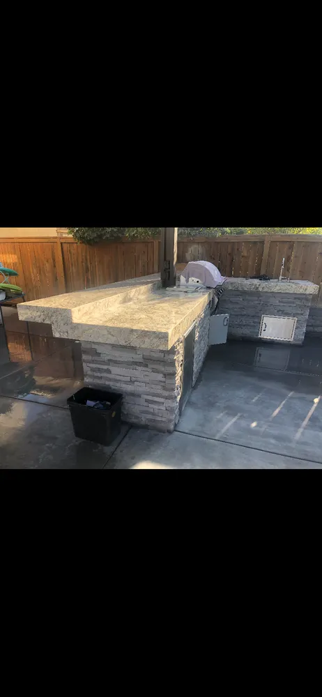 Professional yard maintenance experts serving Irvine, CA - HongHai Realty Services