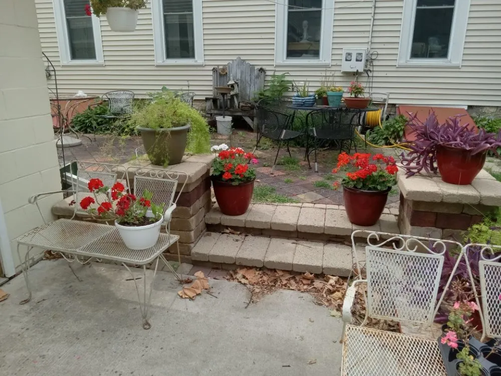 Professional landscape design in Morris, IL by Honiotes Bros