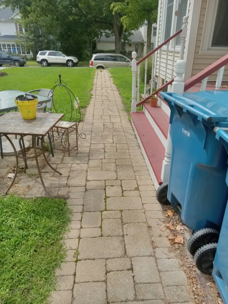 Expert residential landscaping in Morris, IL by Honiotes Bros