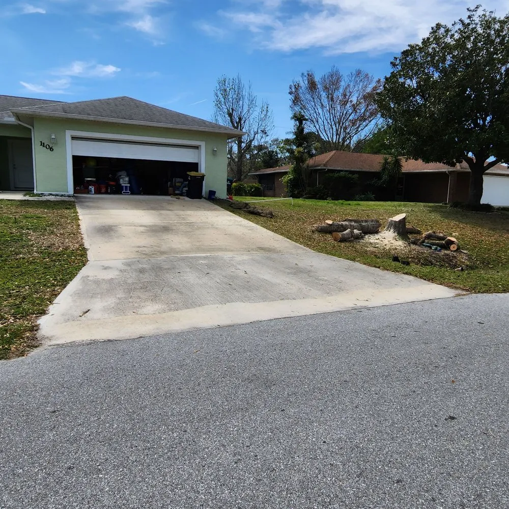 Custom yard cleanup service in Palm Bay, FL - Hooah Land Services