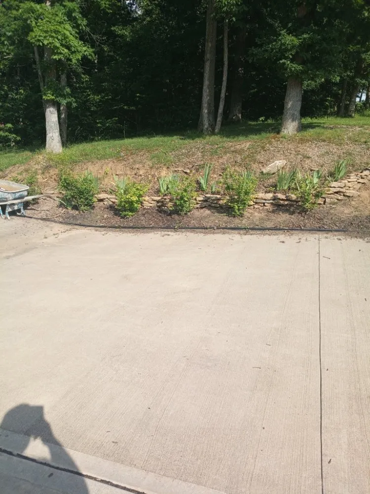 Local residential landscaping experts serving Georgetown, KY - Hoods Everything You Need An Want Masonry An Landscaping