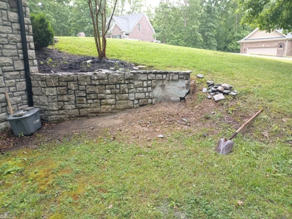 Top-rated yard cleanup service in Georgetown, KY by Hoods Everything You Need An Want Masonry An Landscaping