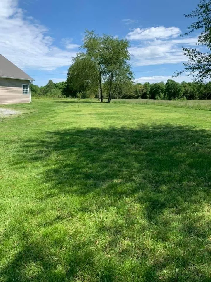 Trusted garden landscaping in Scottsville, KY by Hood’s lawncare