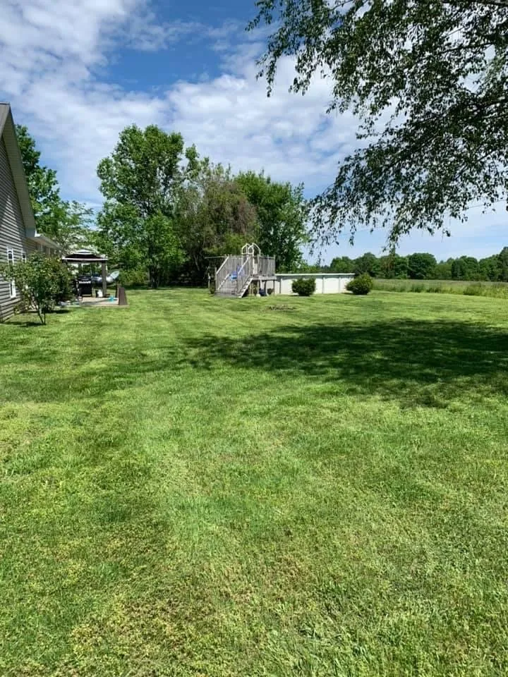 Custom garden landscaping in Scottsville, KY by Hood’s lawncare