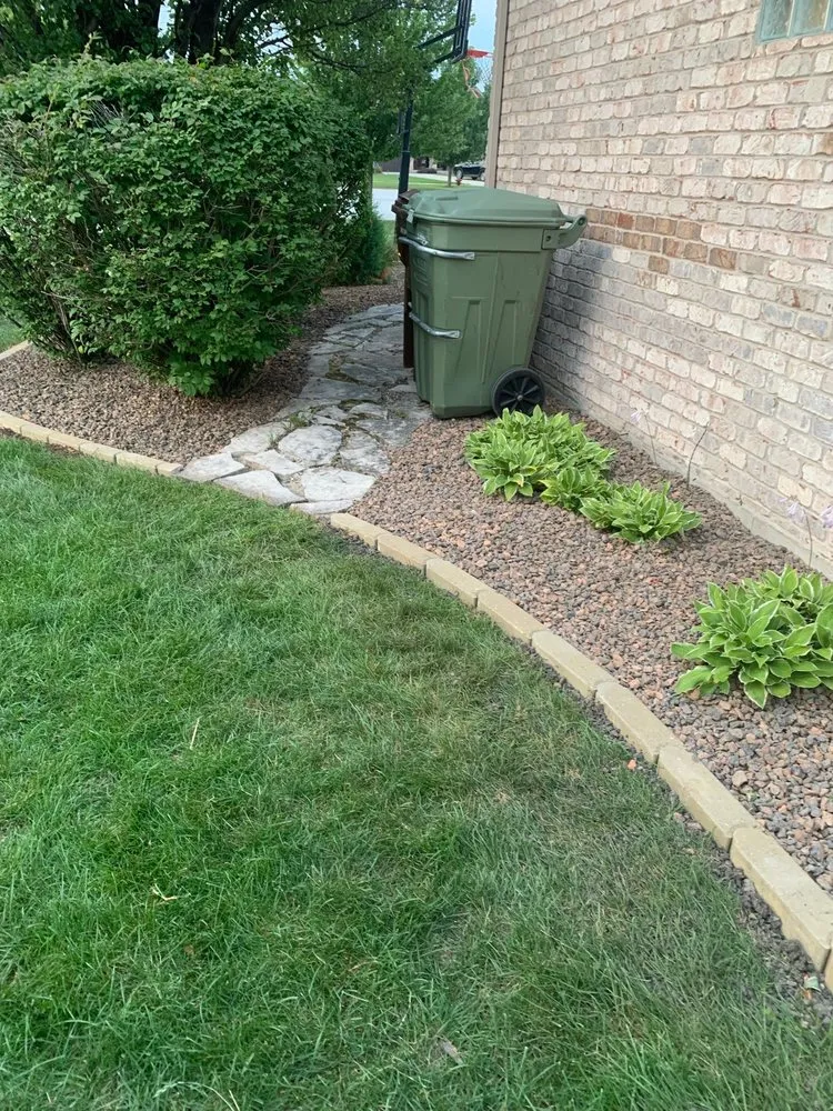 Custom lawn care service experts serving Mokena, IL - Hook's Landscaping