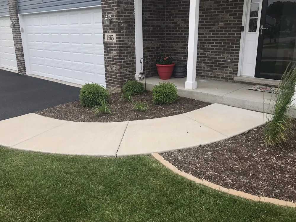 Professional yard cleanup service experts serving Mokena, IL - Hook's Landscaping