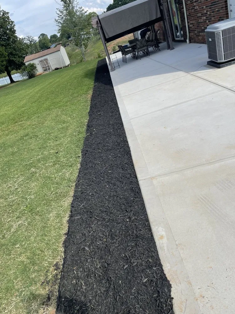 Local outdoor landscaping experts serving Dallas, NC - Hoopers Lawn Service