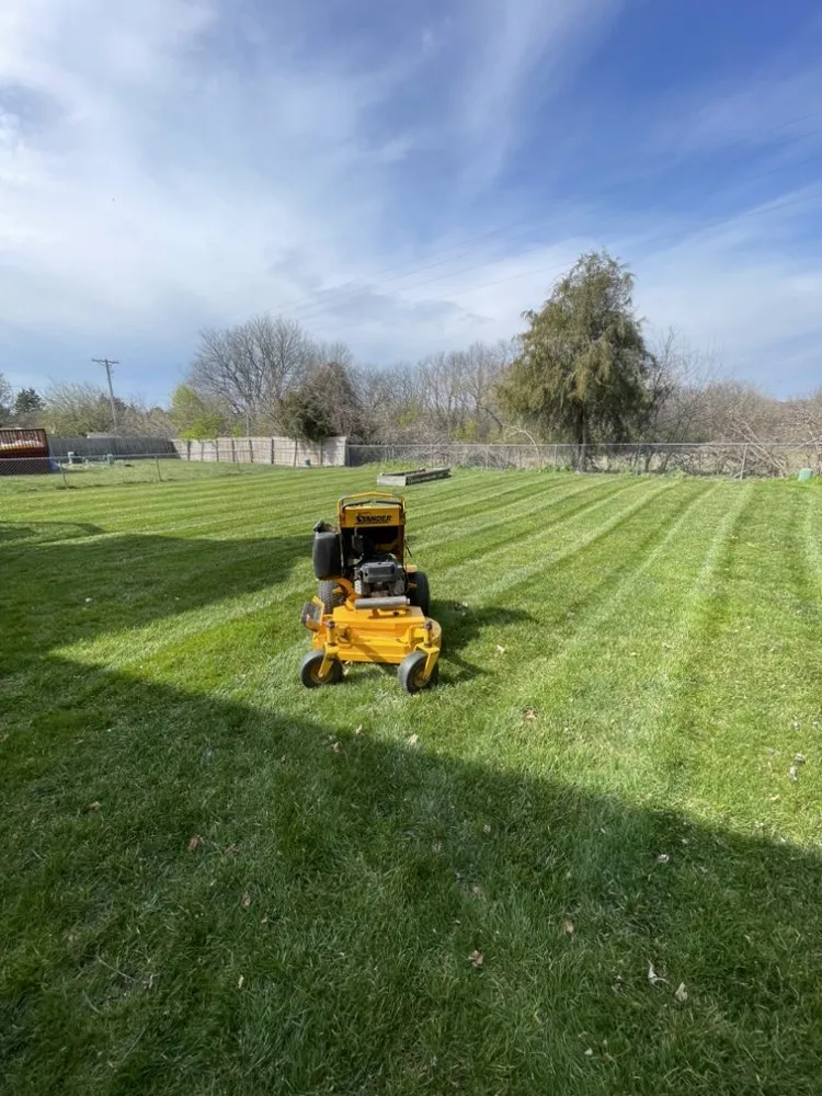 Reliable yard cleanup service in Lee's Summit, MO - Hootman's Complete Lawn Care