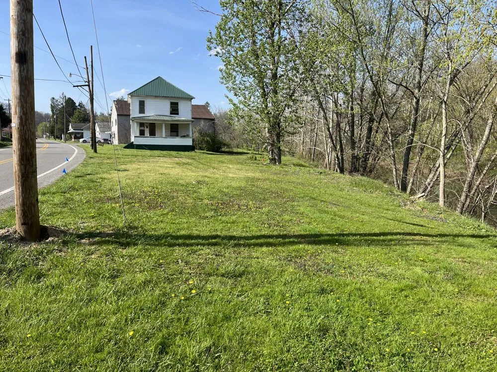 Professional garden landscaping in Weston, WV by Hootons Property Care