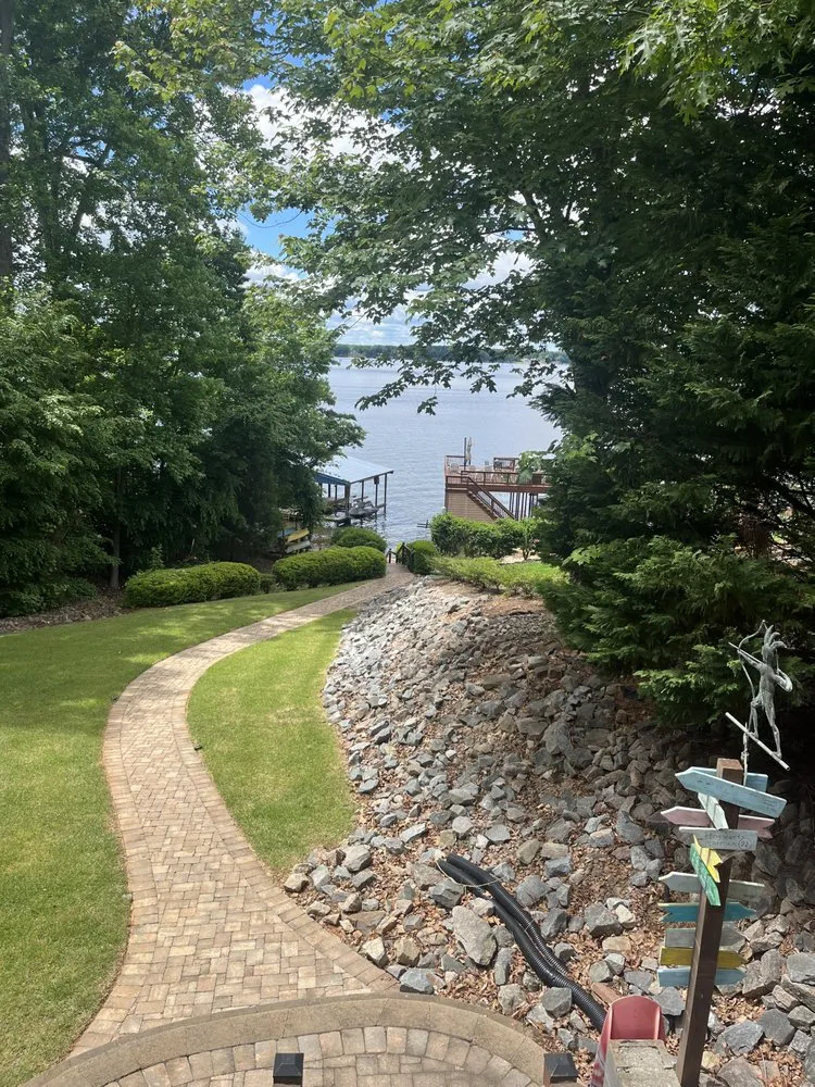 Custom yard maintenance in Richmond, VA - Hoover Lawn Care