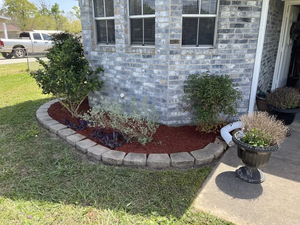 Top-rated yard cleanup service in Highlands, TX by Hoovers Landscaping and Lawn Care