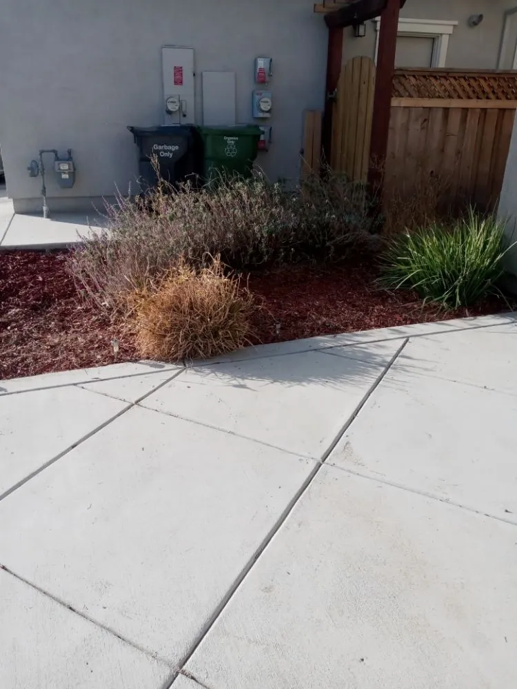 Local garden landscaping in Antioch, CA by Hoovers Mobile Lawn Care