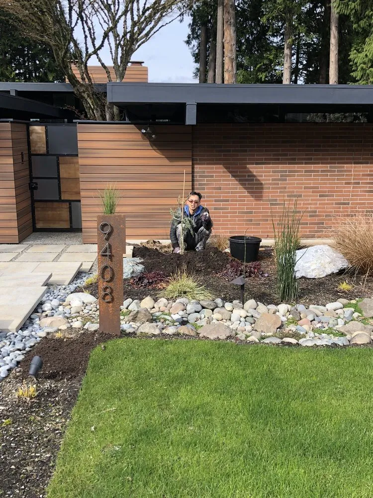 Affordable lawn mowing service experts serving Seattle, WA - Hop Landscaping Services