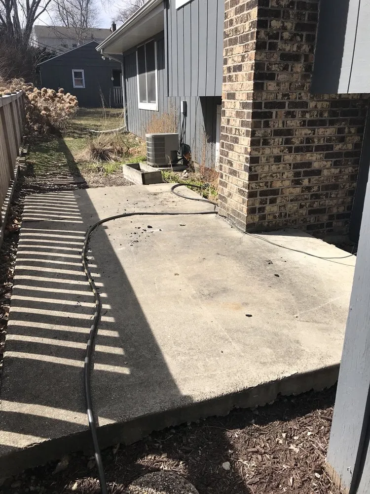 Professional garden landscaping in Aurora, IL by Hope's Landscaping