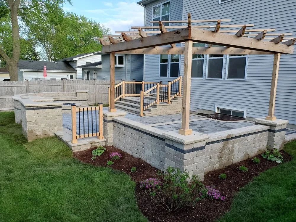 Custom garden landscaping in Aurora, IL by Hope's Landscaping