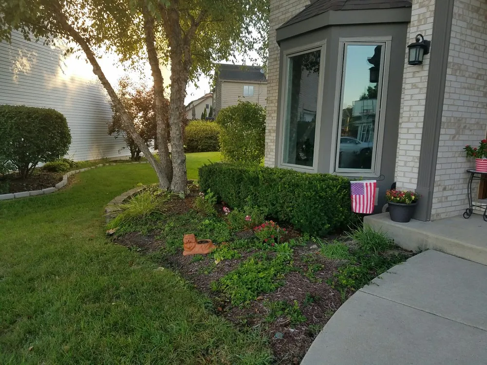 Professional garden landscaping in Aurora, IL - Hope's Landscaping