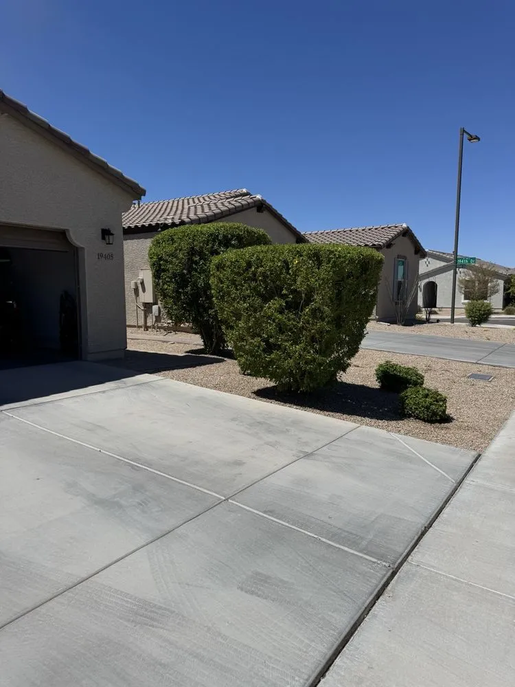 Top-rated lawn care service for homes in Goodyear, AZ by Horizon Landscaping