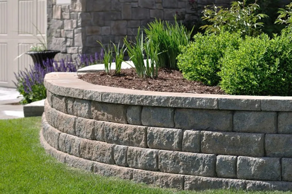 Custom residential landscaping in Kansas City, MO - Horizon Lawn & Landscape