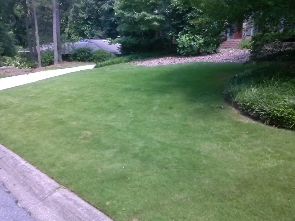 Trusted lawn care service in Lilburn, GA - Horne Landscape