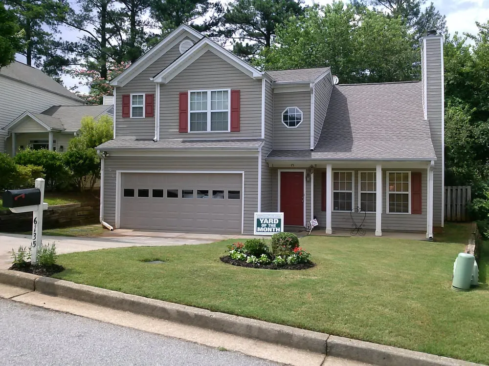 Reliable lawn mowing service in Lilburn, GA - Horne Landscape