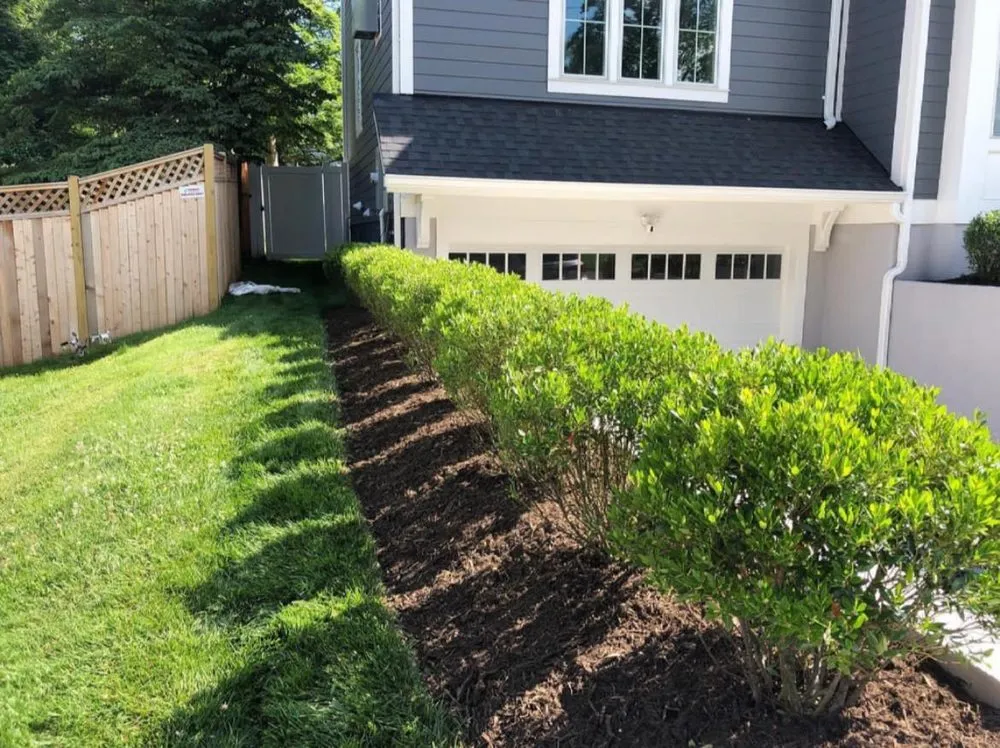 Reliable landscaping services in Lexington-Fayette, KY by Horse and Hedge Landscaping
