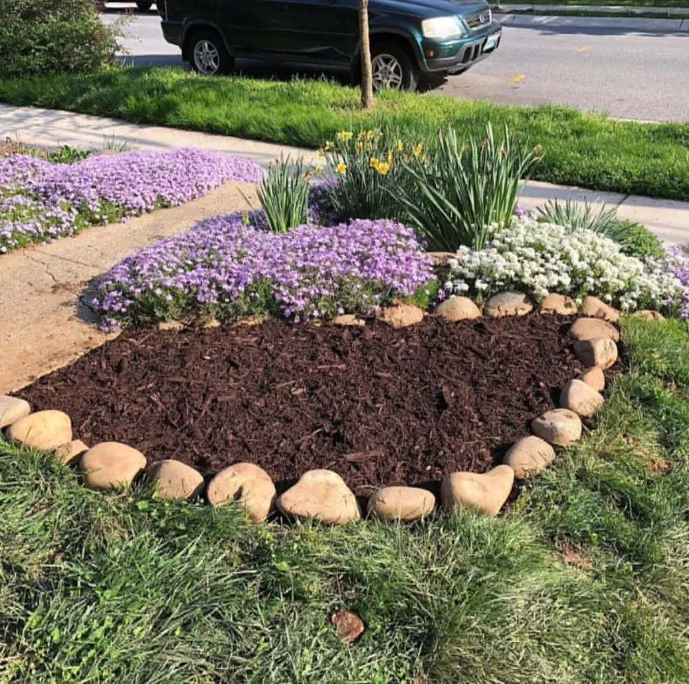 Affordable garden landscaping for year-round maintenance in Lexington-Fayette, KY by Horse and Hedge Landscaping