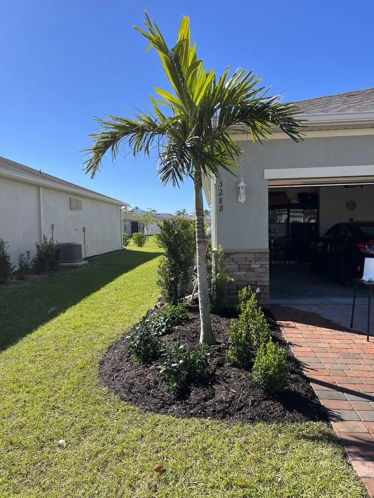 Professional garden landscaping in Cape Coral, FL by Horseman's Landscape