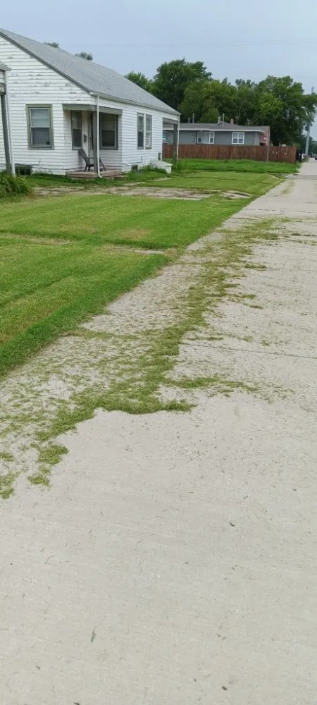 Expert residential landscaping in Wichita, KS - Horses Lawn Mowing