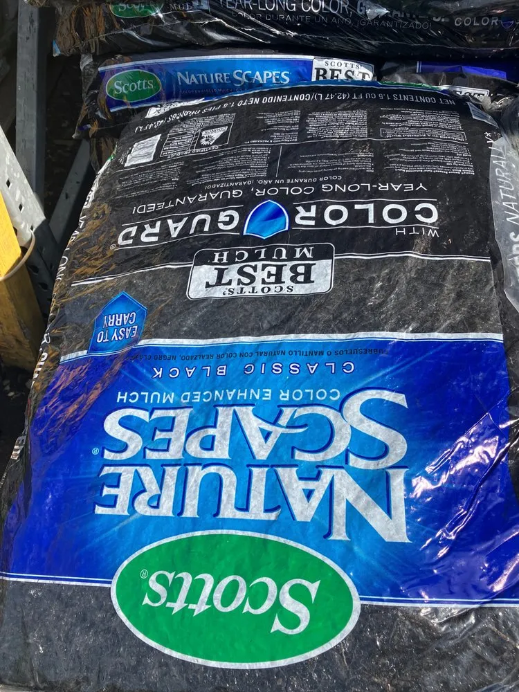 Custom yard cleanup service for beautiful yards across Noblesville, IN - Horseshoe Lawn and Pool Services