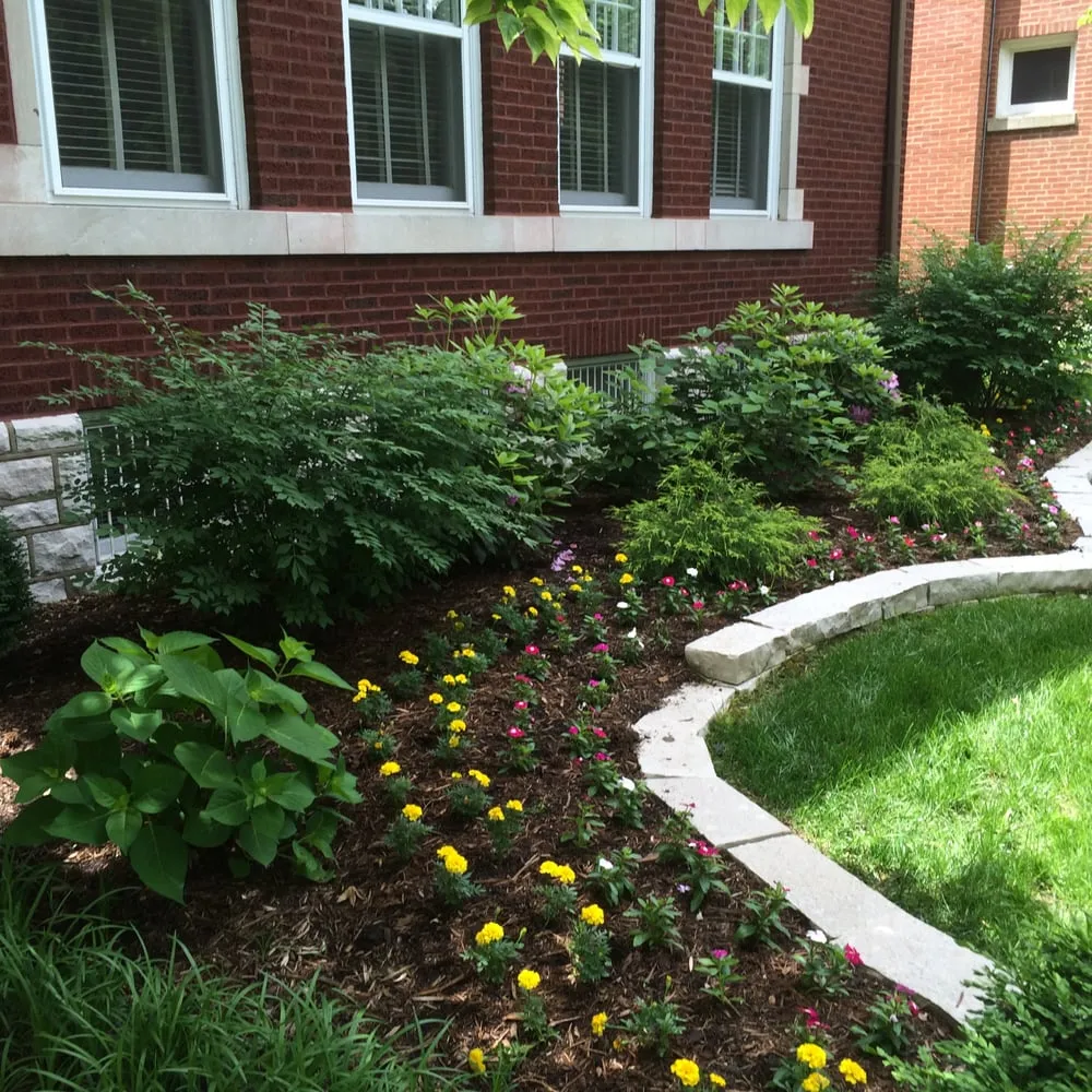 Professional landscaping services experts serving St. Louis, MO - Horstmann Brothers
